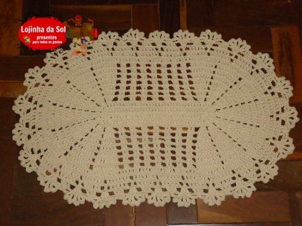 Tapete de crochê oval Nr. 3 (por encomenda)